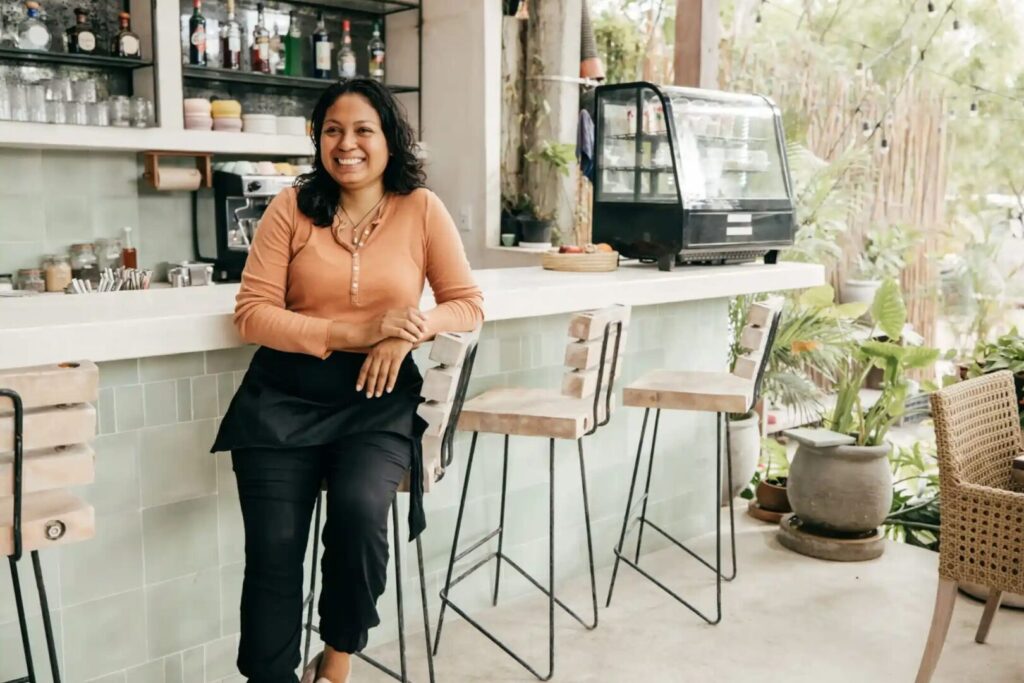 Bancos que ayudan al emprendedor latino a crecer en EE.UU. Apoyo de bancos a pequeños emprendedores latinos en Estados Unidos