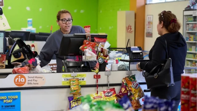 Compras en tienda y en línea de hispanos en Estados Unidos